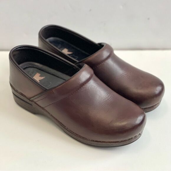 Dansko XP Oiled Brown Clog UK 41, US 10 1/2 - Picture 1 of 11